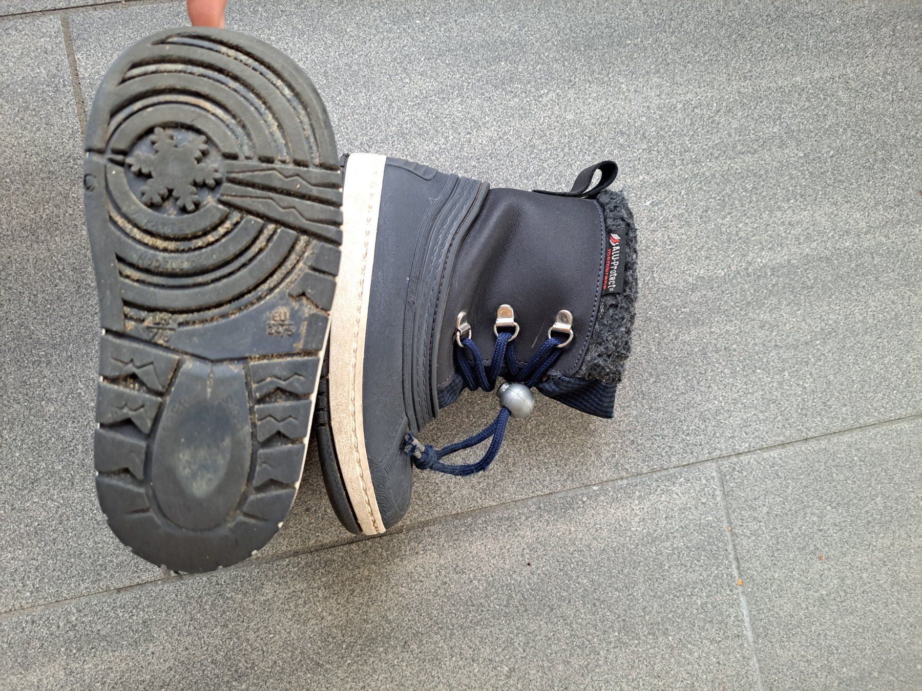 Chaussures garçon: Winterstiefel Gr 24/25 – D'occasion à Bünzen par nagyagi111mail 2