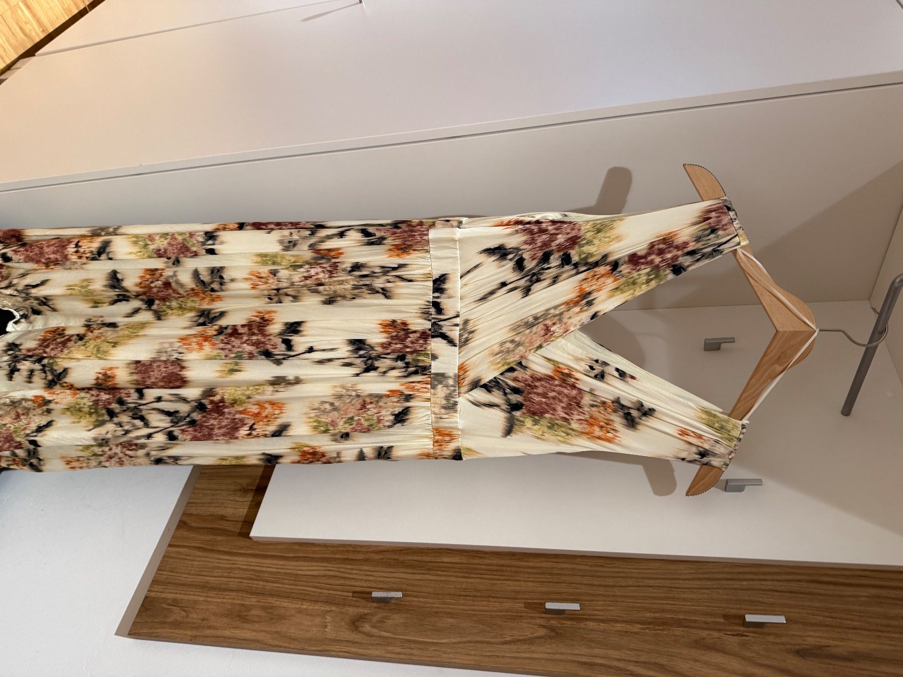 Vestiti: Kleid lang Blumenmuster Grösse 40 neuwertig – Usato da Regensdorf venduto da aid_hl7v 3