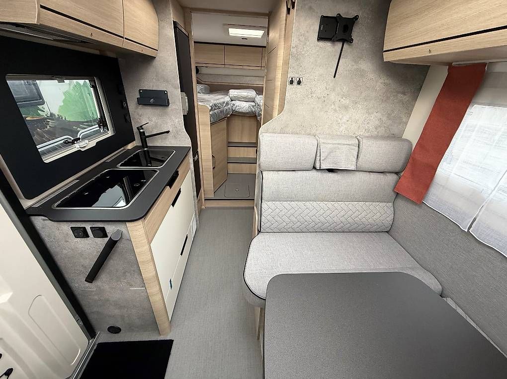 Veicoli da campeggio: Rapido COMPACT C55 Night Edition – Usato da Langenthal venduto da Reisemobil01 1