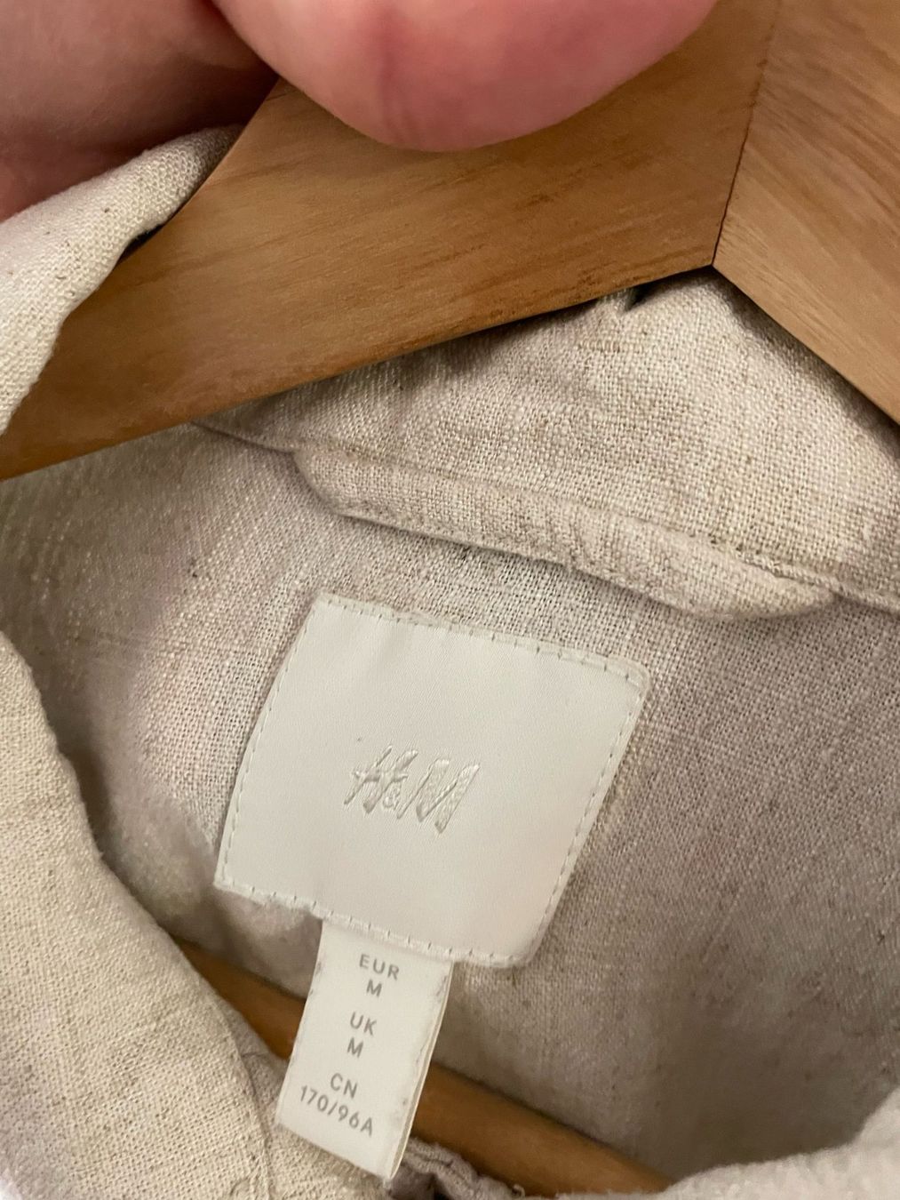 H&M Blusen: H&M Premium Leinen Bluse – Gebraucht aus Basadingen von ChristabelsCloset 2