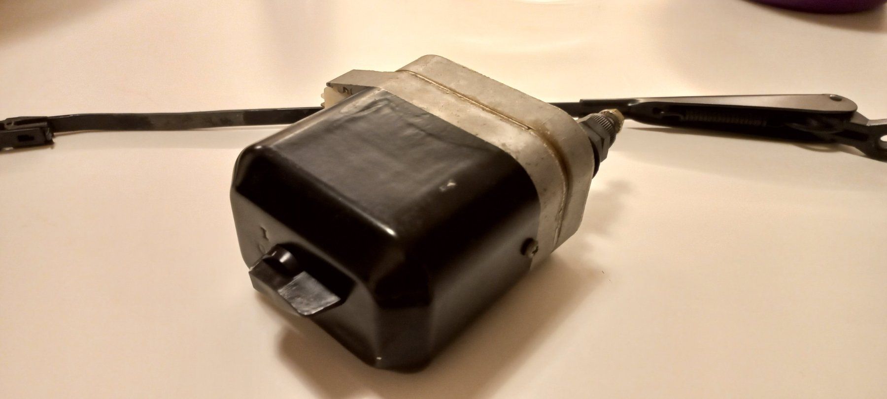 Accessori per altri veicoli: DOGA 12V Scheibenwischer Motor 05042 – Usato da Olten venduto da bananariff 4