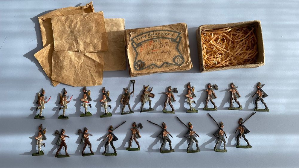 Konv. über 130 Heinrichsen Zinnfiguren, Frankreich 1870, Chasseurs