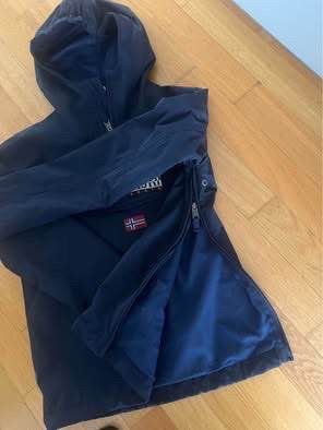Giacche: Napapijri Jacke und Pullover – Usato da St. Gallen venduto da Emifrei 3