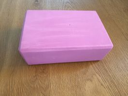 Yoga Block Rosa Schaumstoff mit Gebrauchsspuren