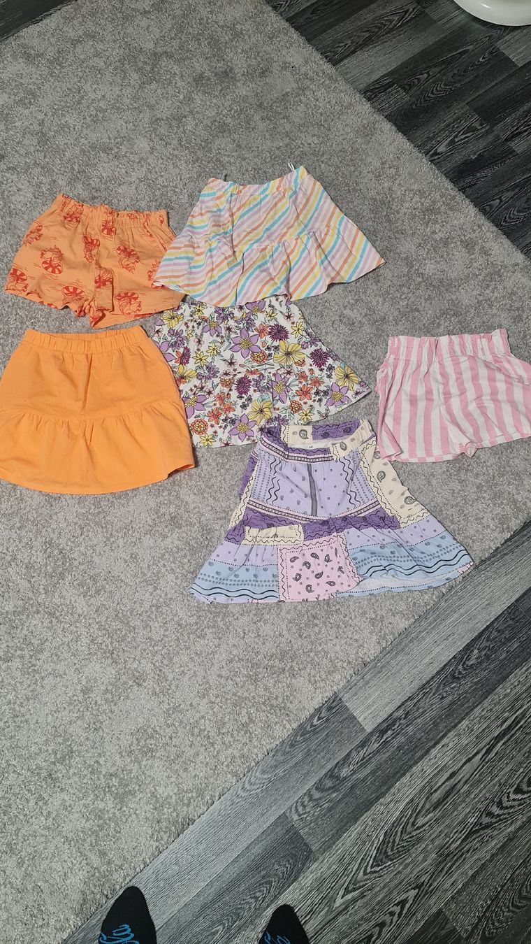 Lotti & Set di vestiti: kleider Paket  128 /134 – Usato da Ehrendingen venduto da Ince2016