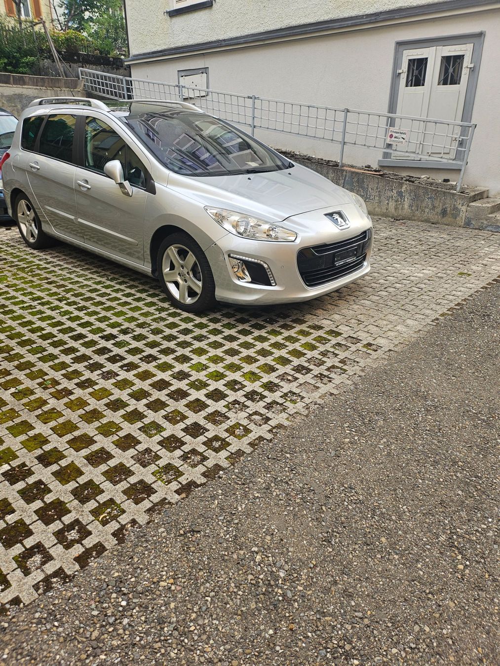 Peugeot Automobili: peogeot 308 SW Kombi – Usato da St. Gallen venduto da Audi-sq5