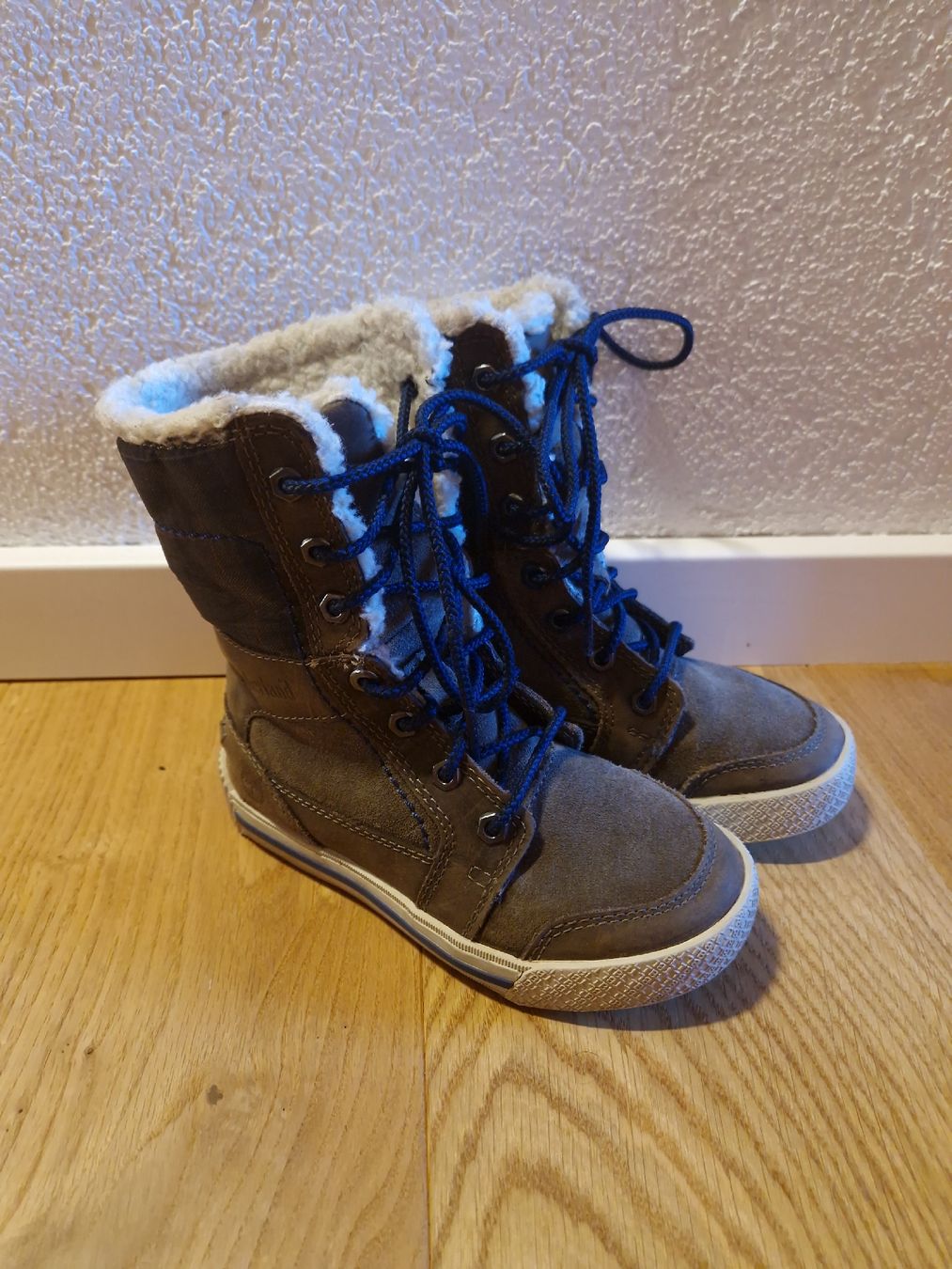 Timberland Scarpe per ragazze: Timberland Stiefel Mädchen Grösse 26.5 – Usato da Mellingen venduto da BiBi.16