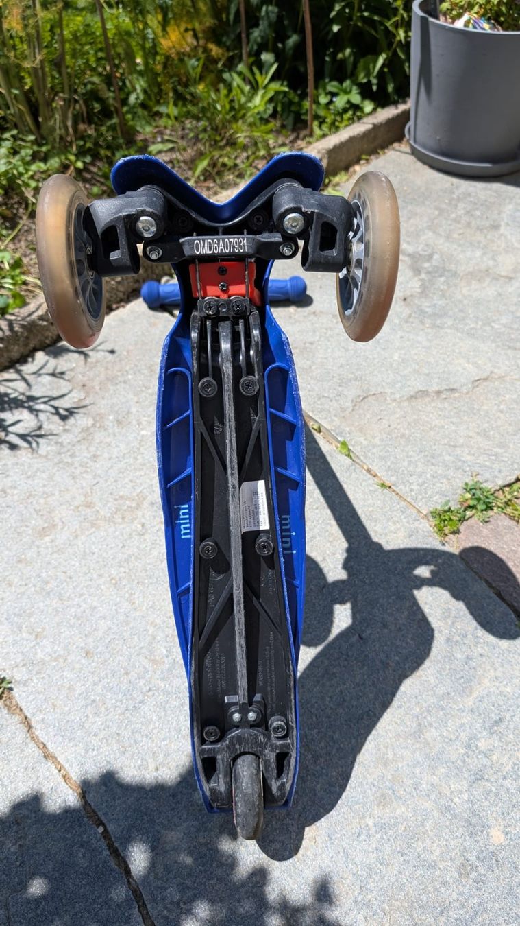 Micro Fahrzeuge für Kinder: Micro Mini Deluxe Kinderscooter – Gebraucht aus Opfershofen TG von Boebi_88 2