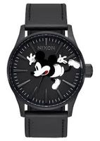 Montre Nixon Mickey Mouse Edtition état neuf 