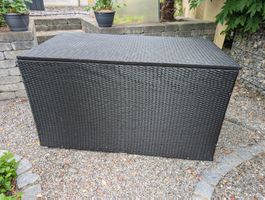 Grosse Rattan Kissenbox / Gartentruhe - wetterfest & stabil