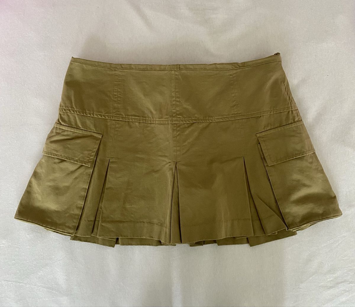 Zara Gonne: Khaki Cargo Minirock – Usato da Luzern venduto da champagnelaury