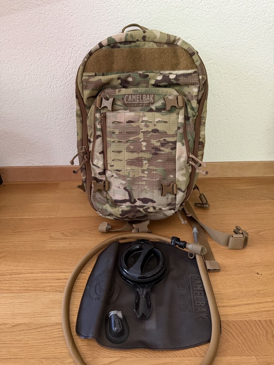 Camelbak Zaini: Camelbak SPARTA 30L backpack multicam + 3L hydration bladder – Nuovo (secondo la descrizione) da La Tour-de-Peilz venduto da bma_s97h