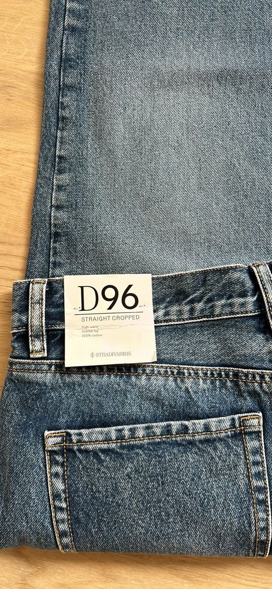 Stradivarius Jeans: Neue Jeans Stradivarius 42 – Nuovo e nell'imballaggio originale da Engelberg venduto da May1818 1
