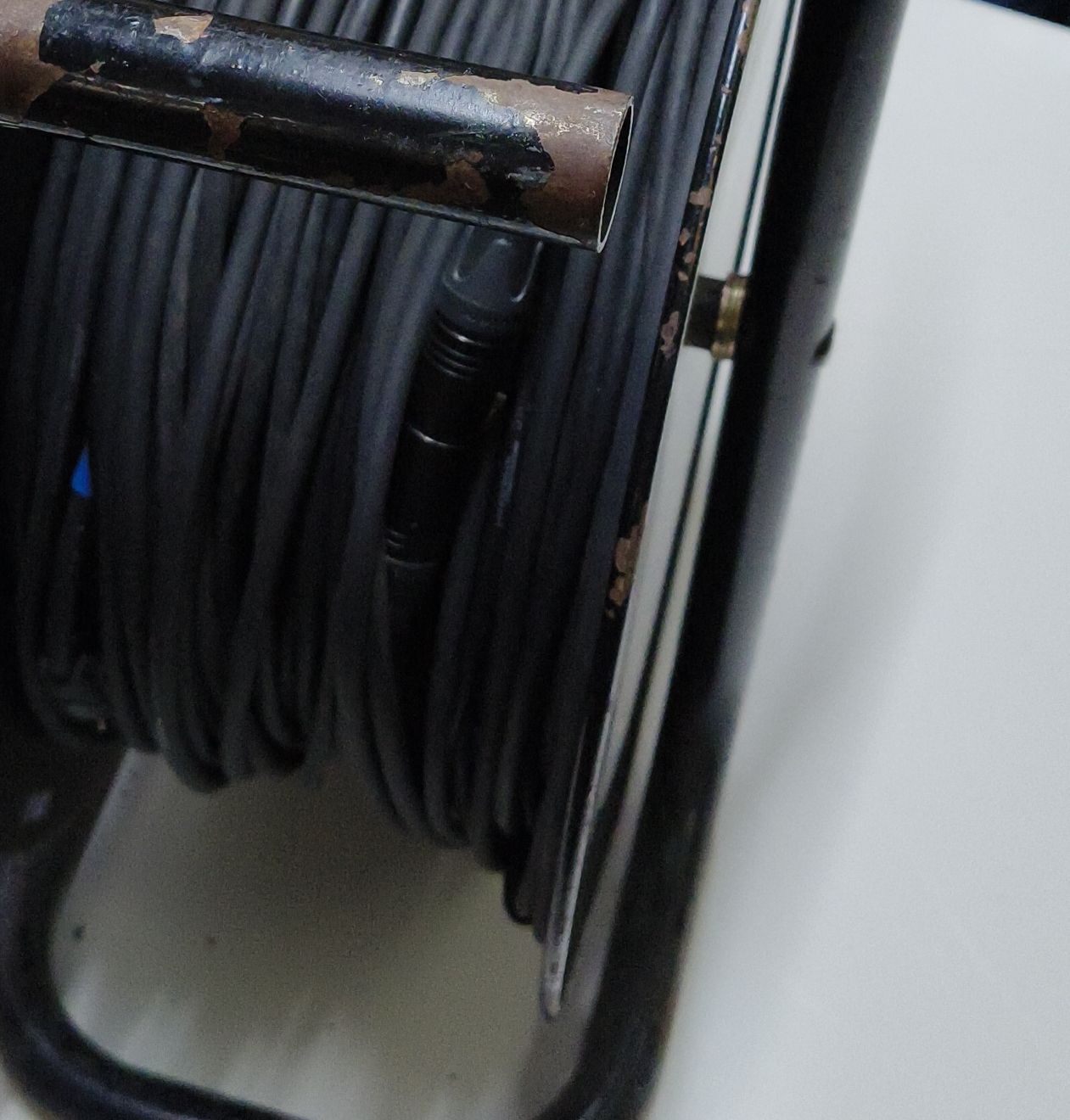 Neutrik Kabel: XLR Kabelrolle, ca.90 Meter lang ca. 9x10m – Gebraucht aus Aesch BL von Gebrauchtes_AeschBL
