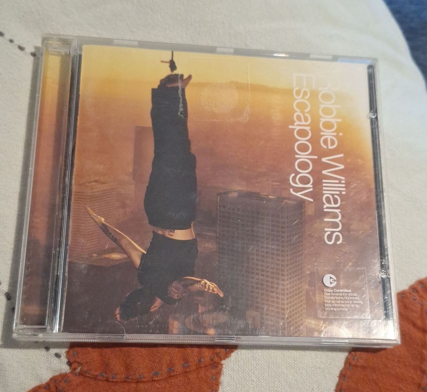 CDs: Robbie Williams Escapology CD usato – D'occasion à Lenzburg par lunawinty87