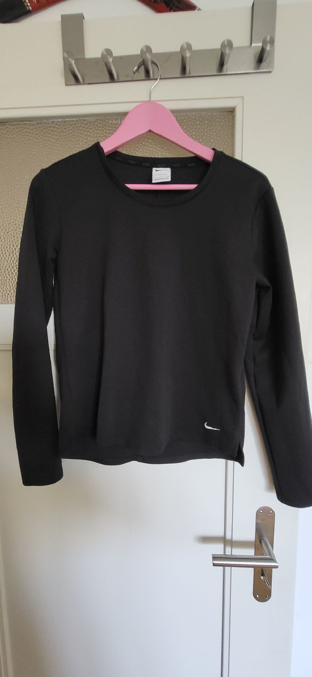 Pulls & Sweat-shirts: Nike Pullover (Training)  – D'occasion à Olten par Greenbaglady