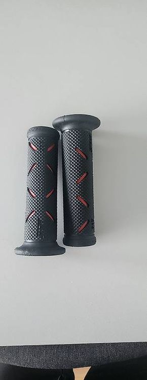 Paire De Poignées Guidon Moto En Silicone - 22 Mm (7/8") - Universelles - Antidérapantes - Noir