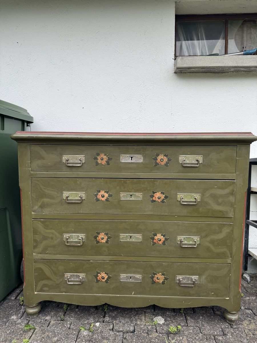 Cassettiere: Schöne Landhauskommode – Usato da Trübbach venduto da s-a-t