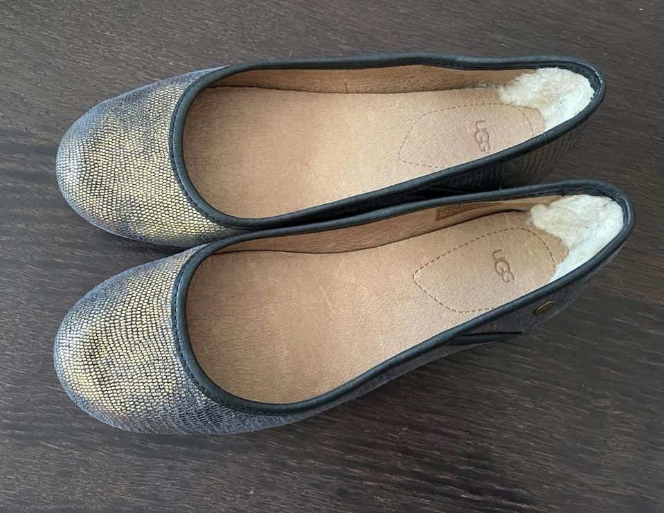Ugg Scarpe da donna: Uggs W Antora Lizard Flat Ballerinas Gr. 36 – Usato da Münchenstein venduto da mac_b7vg 1