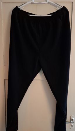 BILLY Schwarze Stoffhose, Grösse XL, ideal für den Sommer!