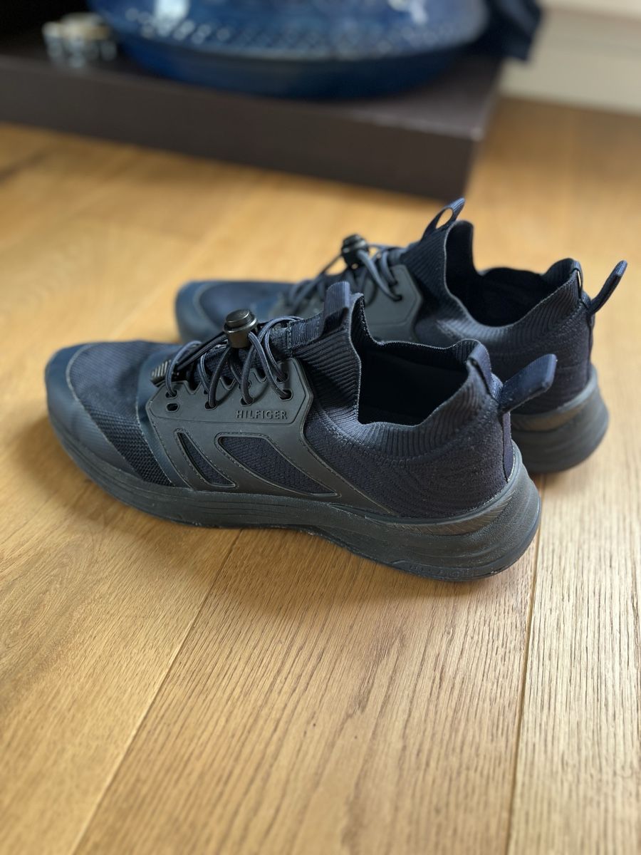 Tommy Hilfiger Scarpe da uomo: Chaussures Tommy Hilfiger bleu/noires – Usato da Morges venduto da Alexys23 2