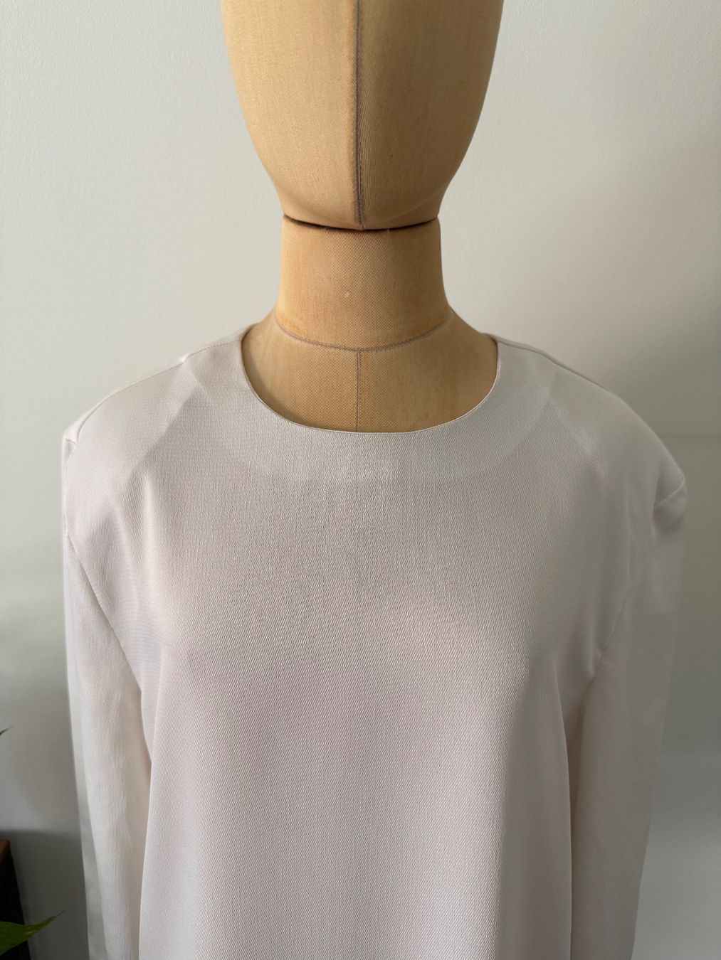 H&M Camicette: H&M Bluse Creme M Schulterpolster Elegant Langarm – Usato da Lugano venduto da rebecca.wardrobe 2