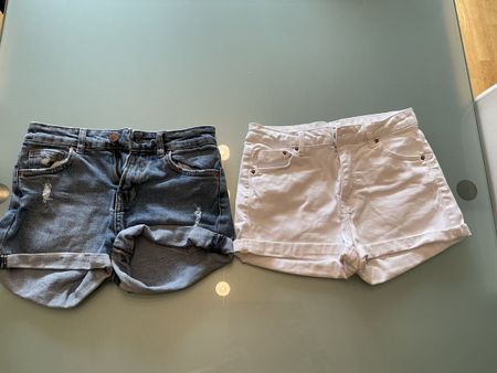 2er-Set Damen Shorts – Stradivarius Weiß Gr. 32 & Bershka Bl