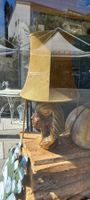 Lampe mit Pharao-Fuss und Lampenschirm gelb Grösse M