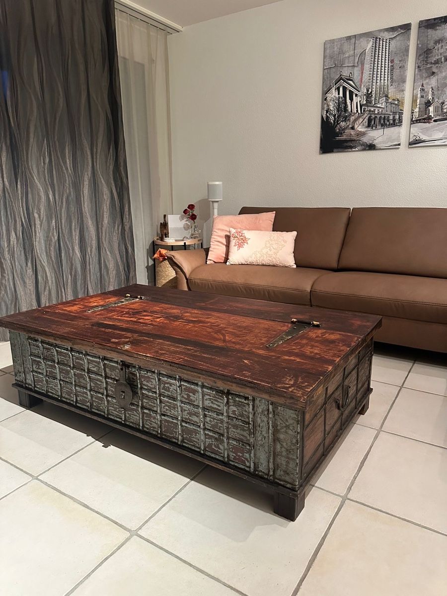 Cassapanche: Truhe Couchtisch Holz Vintage – Usato da Rickenbach Sulz venduto da Salentina79