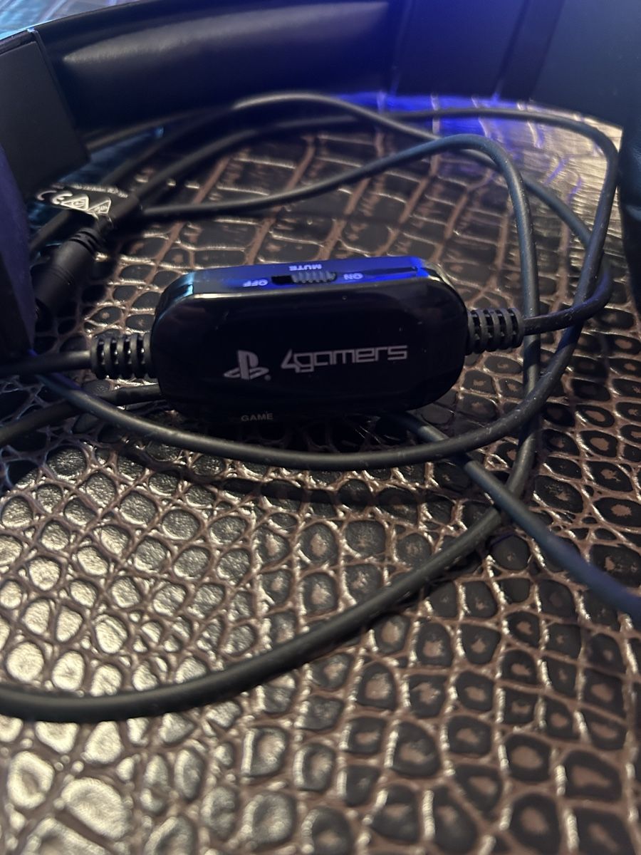 Sony Casques audio: Playstation PRO4-CHAT Gaming Headset – D'occasion à Pfäffikon SZ par andi_dru 1