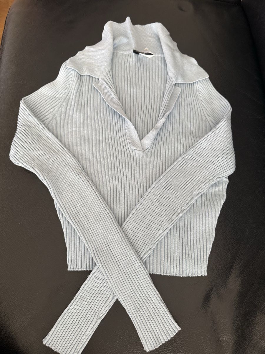 H&M Top: H&M hellblaues Oberteil Grösse M Crop – Usato da Winterthur venduto da yar_dpp8
