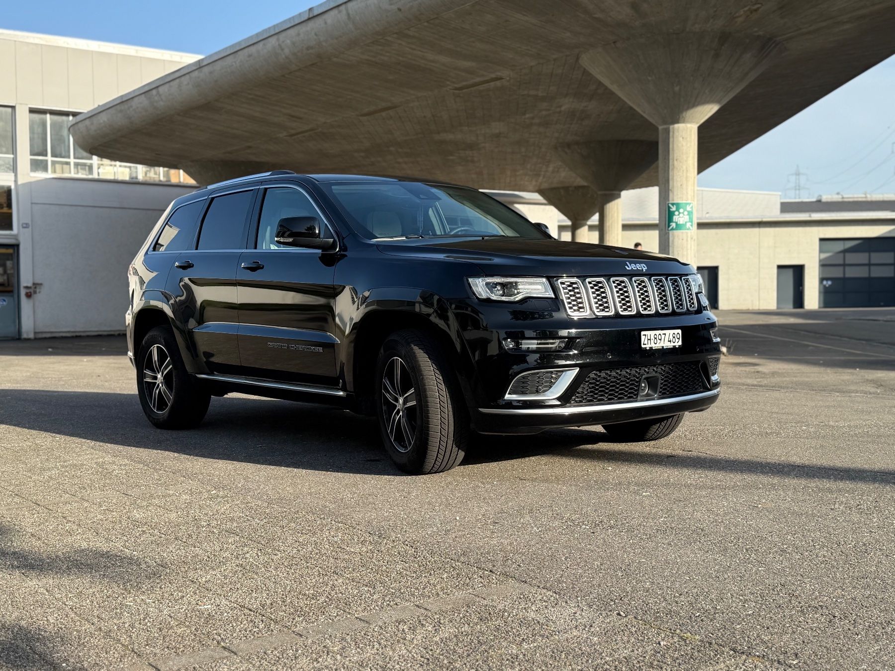 Jeep Automobili: Jeep Grand Cherockee 3.0 SUMMIT – Usato da Zürich venduto da kre_nb8h 8