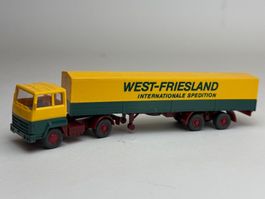 HR- Wiking Ford Pritschensattelzug West Friesland