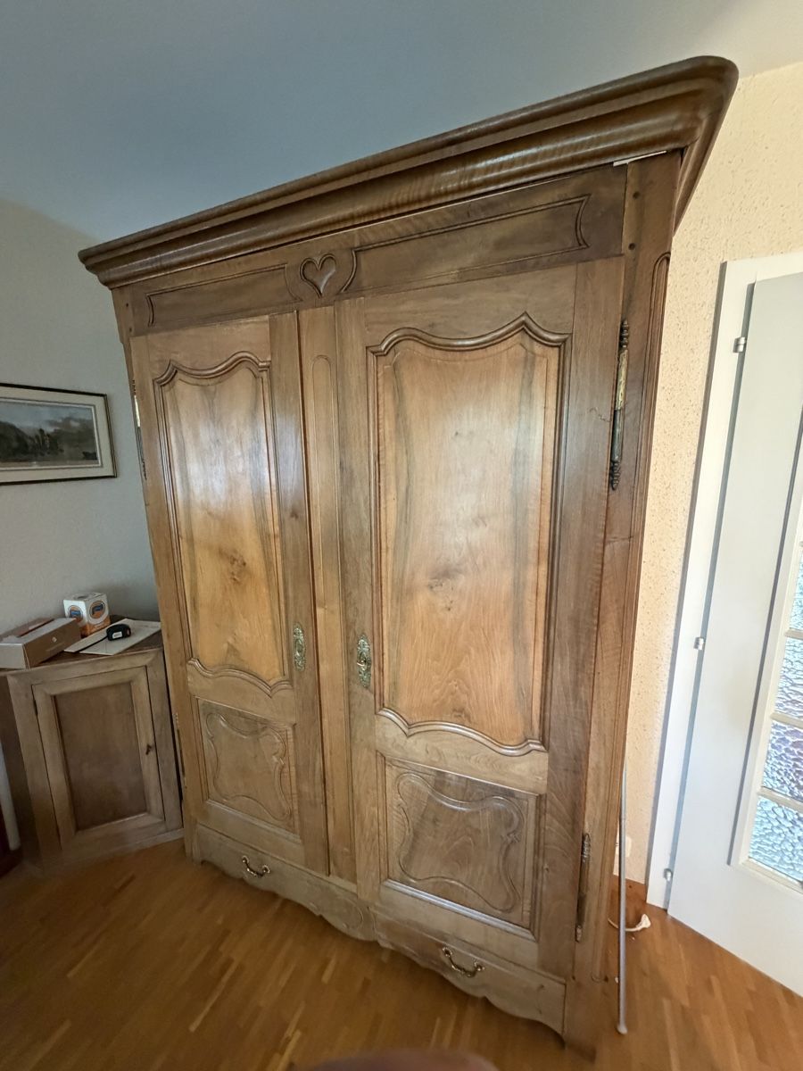 Armadi: Armoire Normande en bois massif – Usato da Vandoeuvres venduto da jetdo66