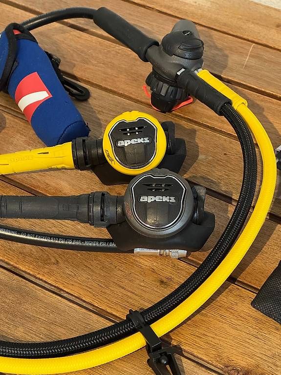 Respiratori & Giubbotti: Apeks Flight Regulator + Suunto Vyper Air + Transmitter – Usato da Zürich venduto da M0pf 3