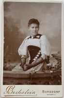 Kabinettfoto von Bechstein, Burgdorf, Tracht
