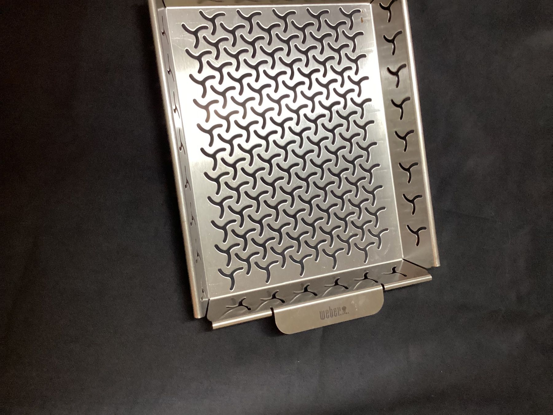 Grembiuli: Weber Grill Schurz + Grill Korb – Usato da Unterkulm venduto da Lunchen11 1