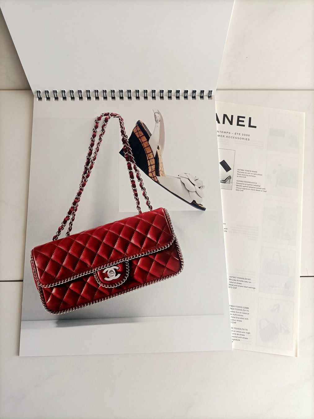 Libri: Catalogue Brochure Chanel Précollection accessoire Printemps – Usato da crans montana venduto da AB3963 6