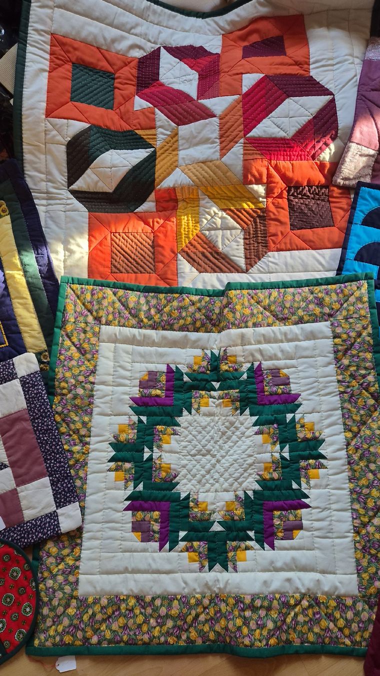Coperte: Patchwork Decken und Topflappen Set verschiedene Motive 70er – Nuovo (secondo la descrizione) da Kölliken venduto da MissesBossTop1 1