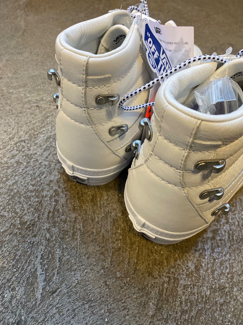Vans Scarpe da uomo: Vans Hommes Taille 42 -40% – Nuovo e nell'imballaggio originale da Orbe venduto da D-stockFactory-Orbe 1