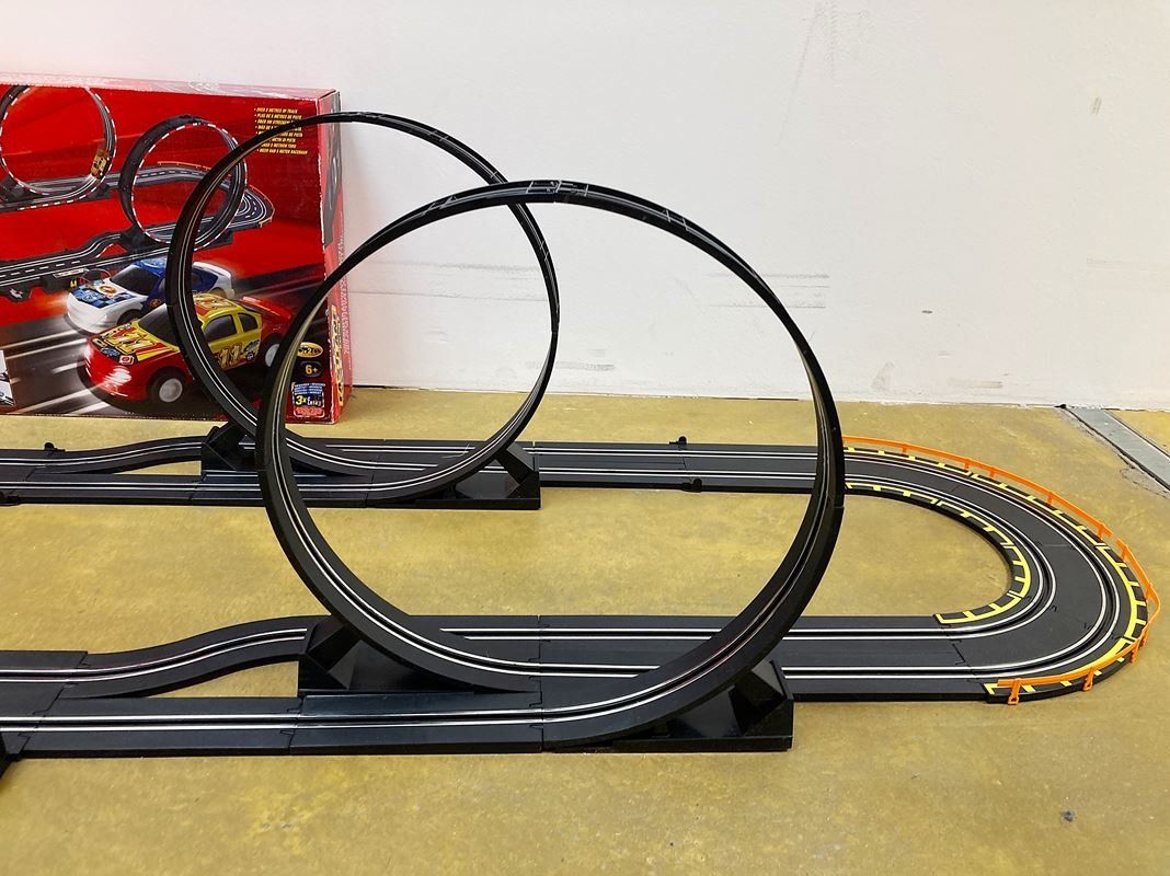 Piste: FASTLANE RACING | Twin Loop Racing | Rennbahn | 5m – Usato da Wittenbach venduto da Restwert_St-Gallen 4