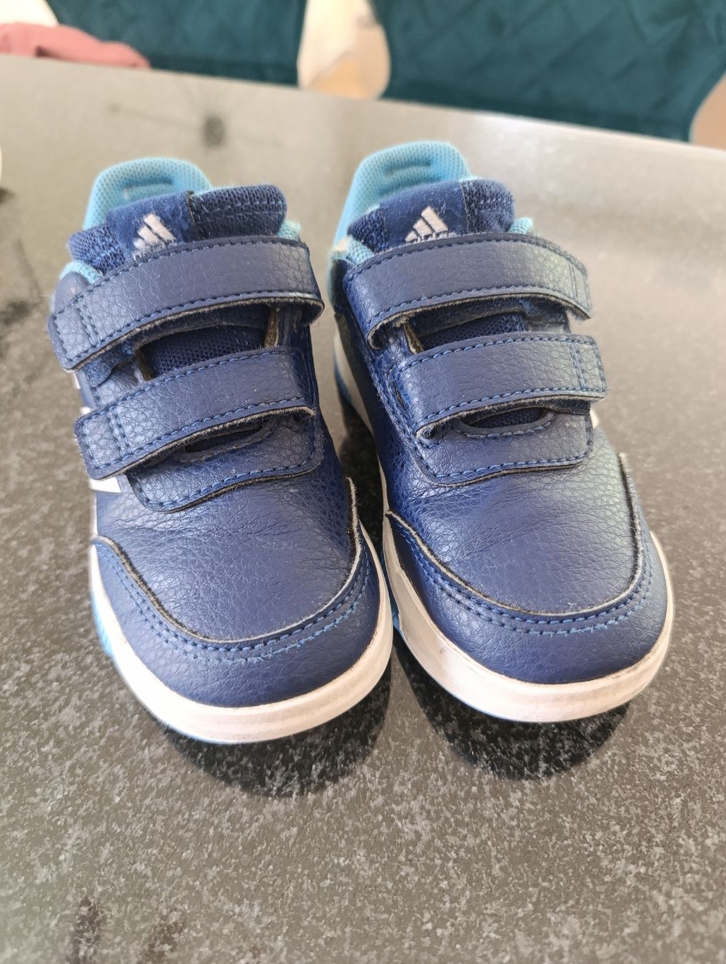 Adidas Chaussures garçon: Adidas Schuhe – Neuf (Voir description) à Ittigen par mih_vj86