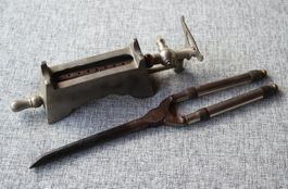 Lockenstab / Brennschere mit Unterteil (Heizgerät) vintage