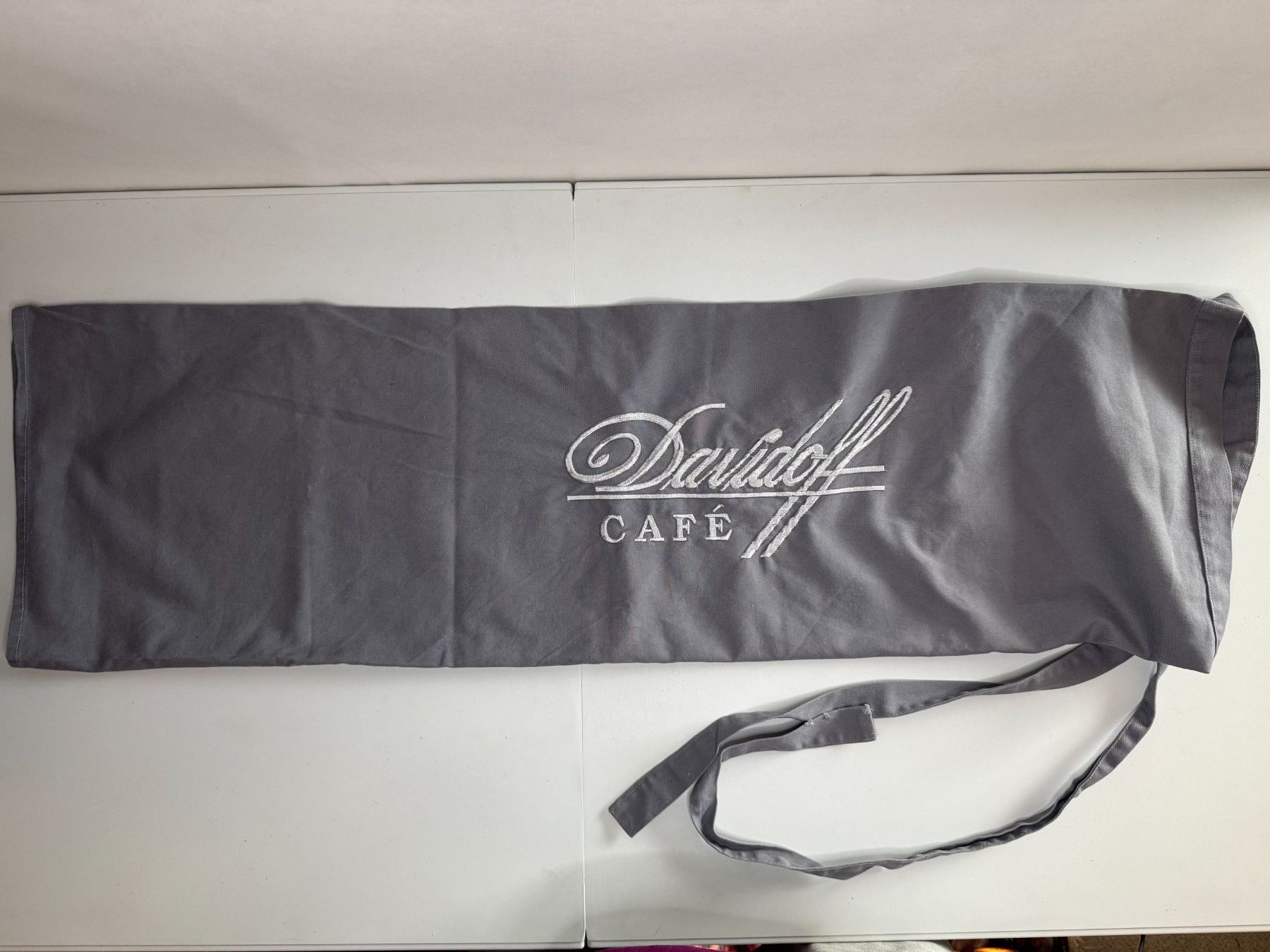 Davidoff Humidor per sigari: Davidoff Café Set - 4x Dose & Schürze - 90er/2000er – Usato da Büren SO venduto da Handelsvermittlung 1