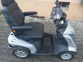 Elektromobil für Seniorinnen/Senioren mit neuen Batterien