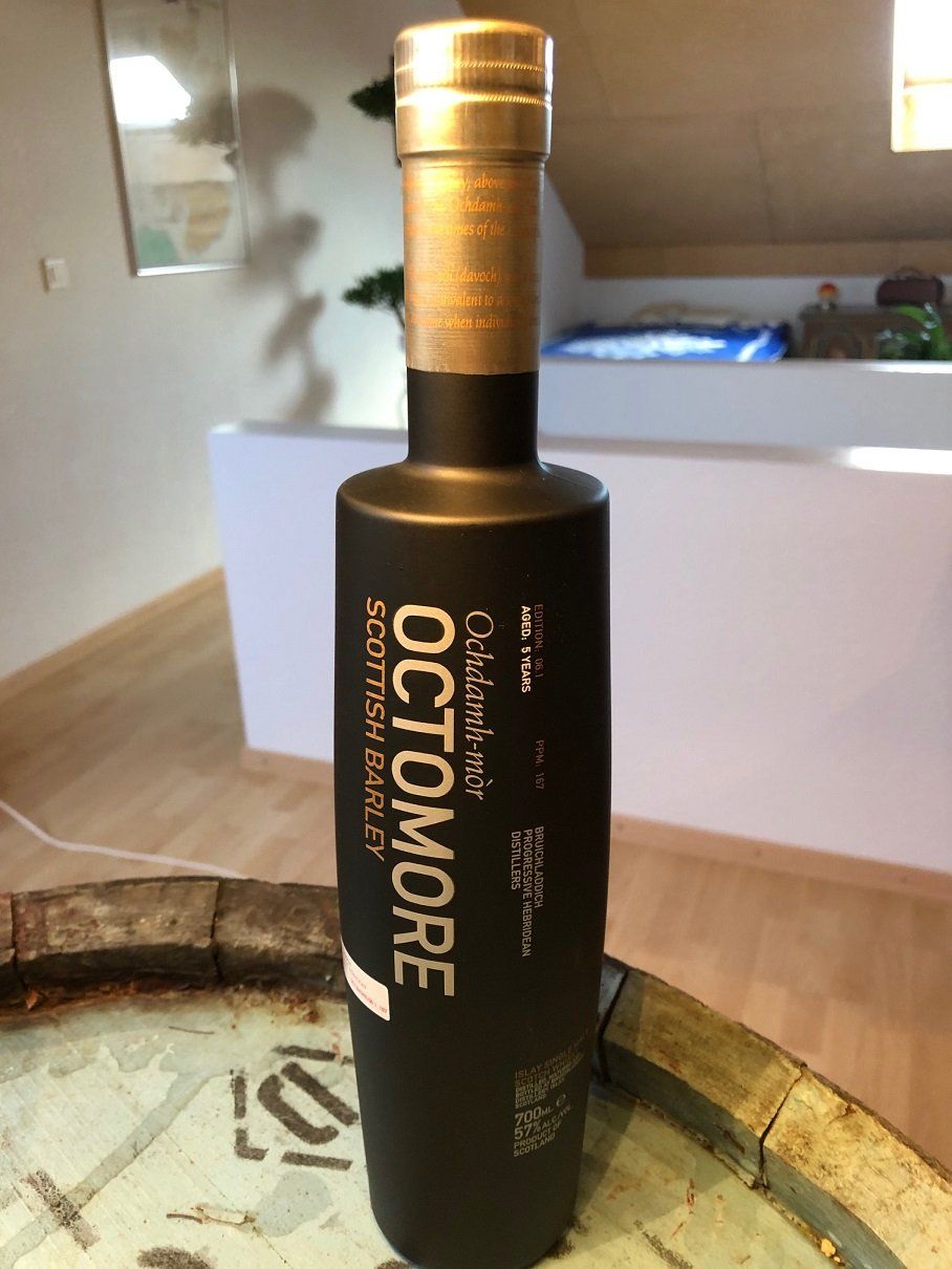 Octomore Bevande alcoliche: Bruichladdich Octomore 06.1 – Nuovo e nell'imballaggio originale da Aarwangen venduto da concorde58 1
