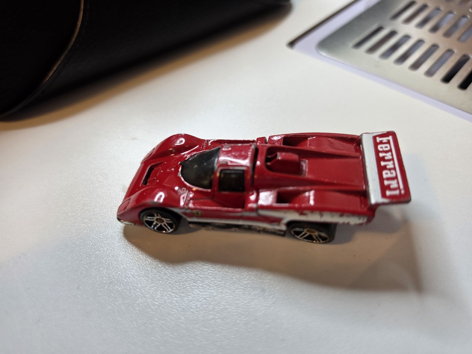 Hot Wheels Modellini d'auto: Hot Wheels Ferrari 512M 2009 – Difettoso da Rupperswil venduto da Borislav22 3