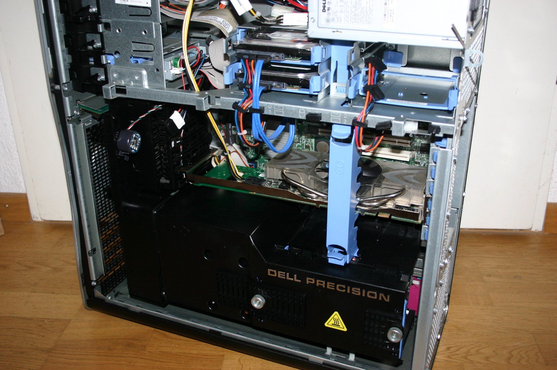 Dell PCs: Wahnsinns XP-Rechner Desktop mit 32Gb Memory und 64Bit! – Gebraucht aus Stettlen von Bigjm 2