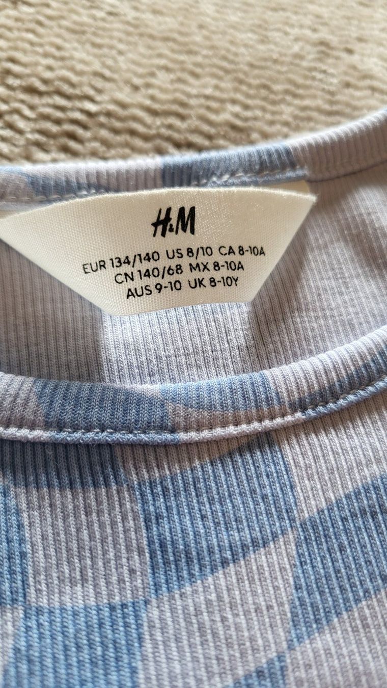 H&M Camicette, T-shirt & Top: Mädchen Shirts 2 Stück Gr. 134/140 – Usato da Winterthur venduto da cbe_5ph7 3
