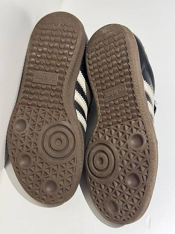 Adidas Scarpe da uomo: Neuwertige Adidas Samba Gr31 – Usato da Starrkirch-wil venduto da cloulou 1